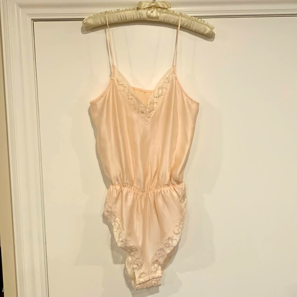 Duet silk charmeuse blush camisole body suit with lace trim - Picture 1 of 6